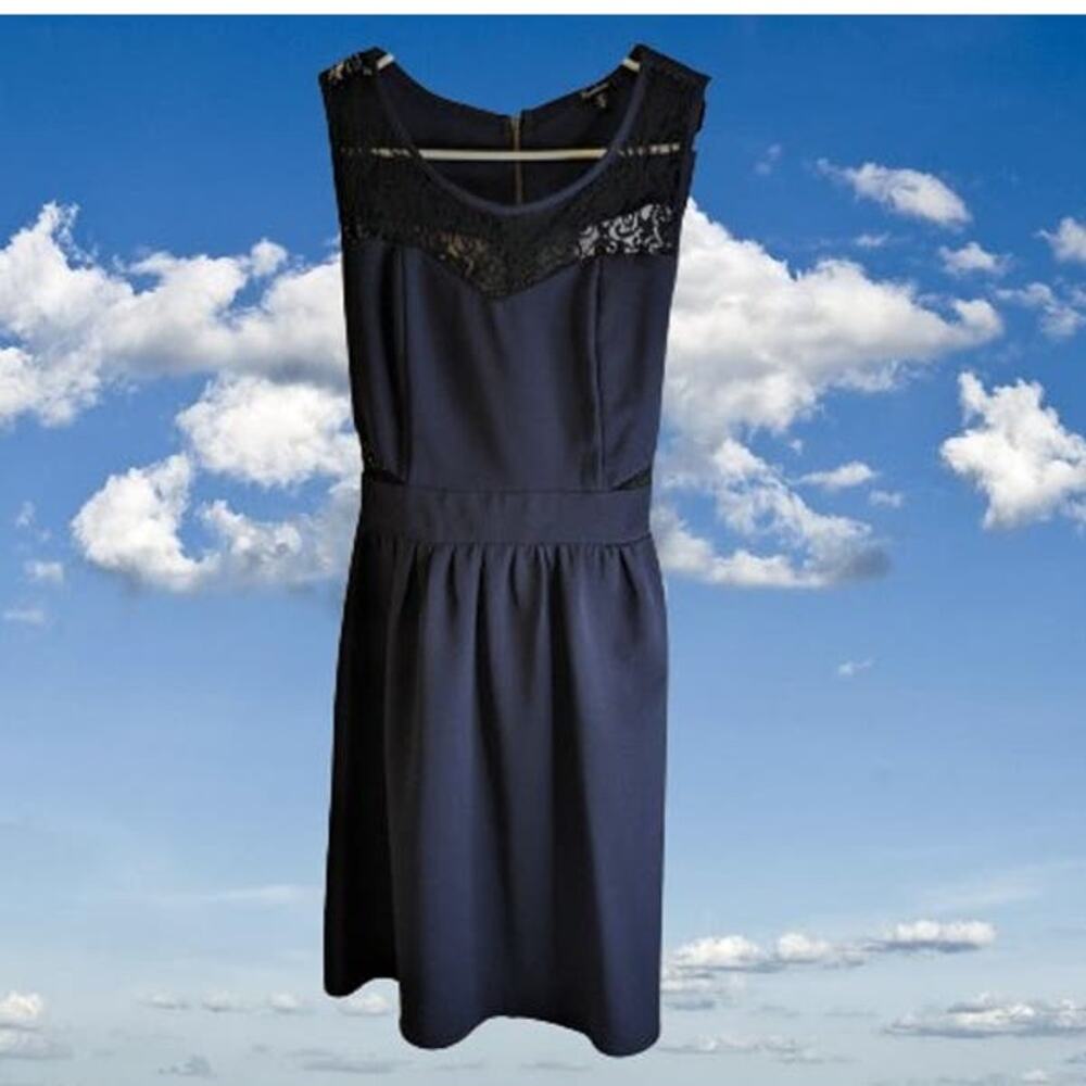 Monteau M sleeveless with lace yoke and  navy blue dress cut out's on sides